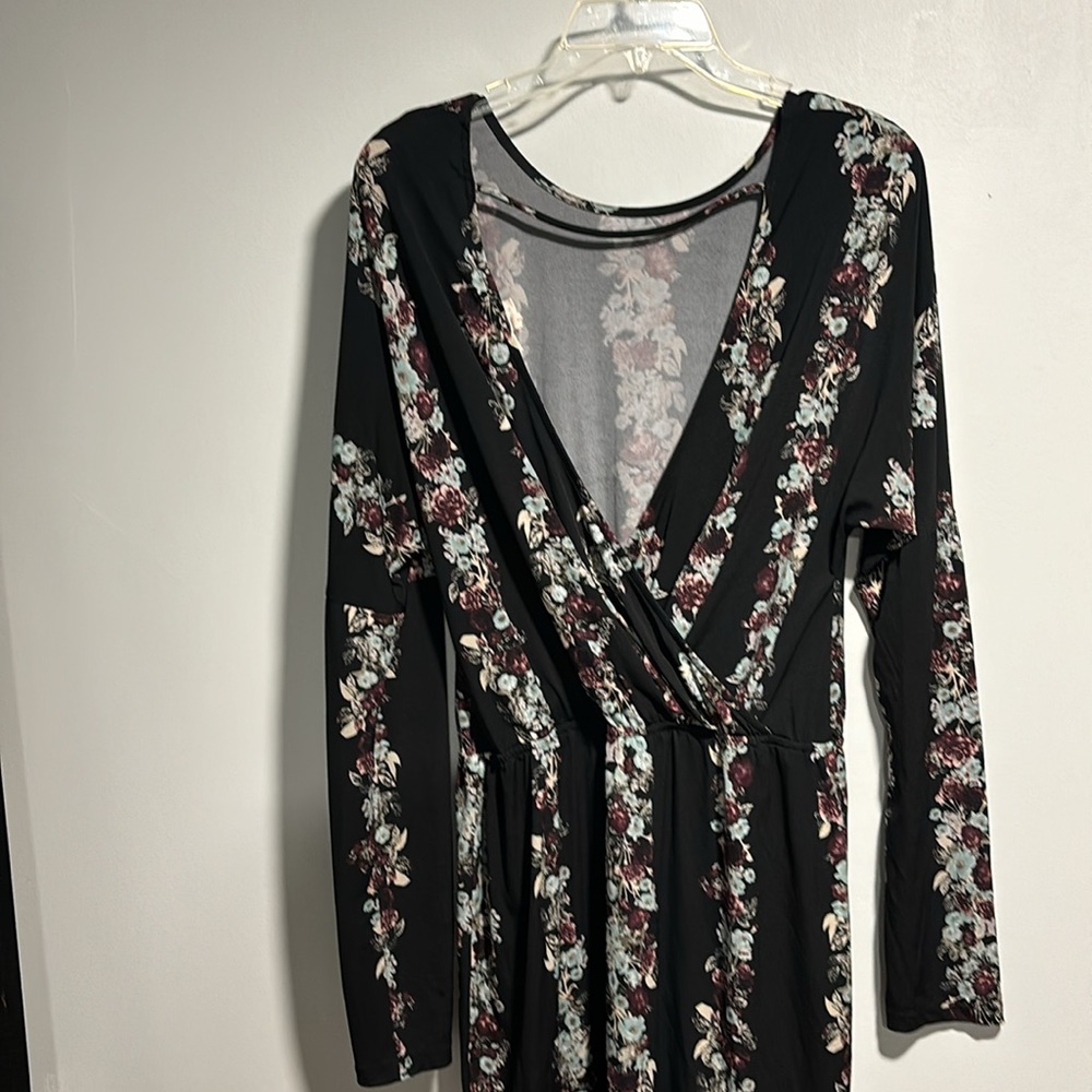 Backless dress - Picture 3 of 5